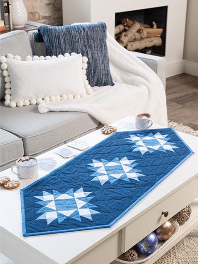 Annie's Quilting A Very Merry Quilted Christmas Pattern Book - Make It a Joyful Season With 11 Festive Creative Projects (Softcover) A141536