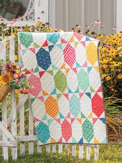 Annie's Quilting Forever Fabulous Fat Quarter Quilts Pattern Book - 9 Great Designs (Softcover) A141531