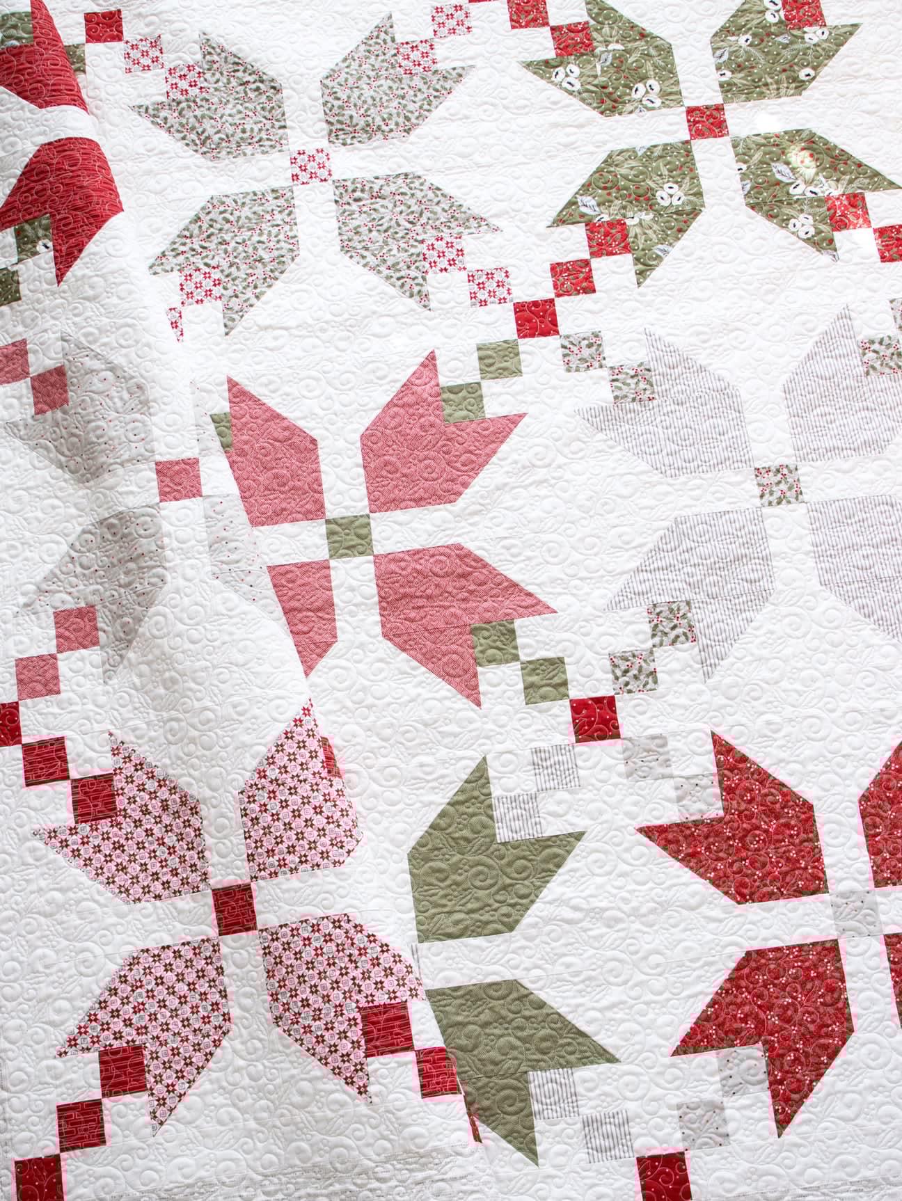 Lella Boutique Figgy Pudding Quilt Pattern Finished Size: 70.5"x70.5" #202