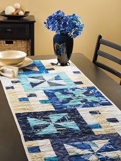 Annie's Quilting Precut Table Runners & Toppers Pattern Book - 13 Precut Friendly Projects (Softcover) A141401