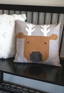 Lella Boutique Merry Reindeer Winter Pillow Pattern Finished Size 17"x17" LB245