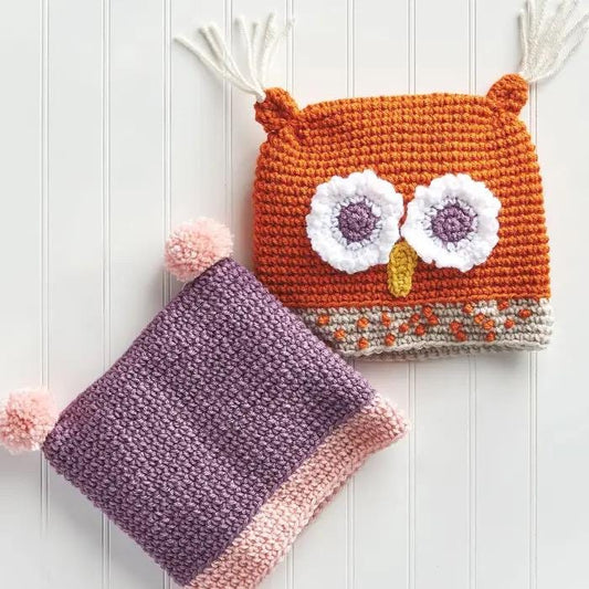 Annie's Crochet Learn To Crochet A Beginner's Guide 10 Projects with Video Tutorials & Instructions Without Abbreviations (Softcover) 871883