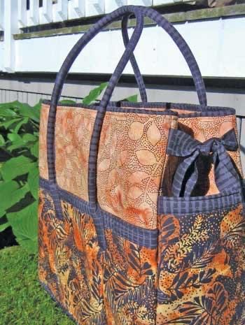 Aunties Two Getaway Bag Pattern AT239 Finished Size: 20"x18"