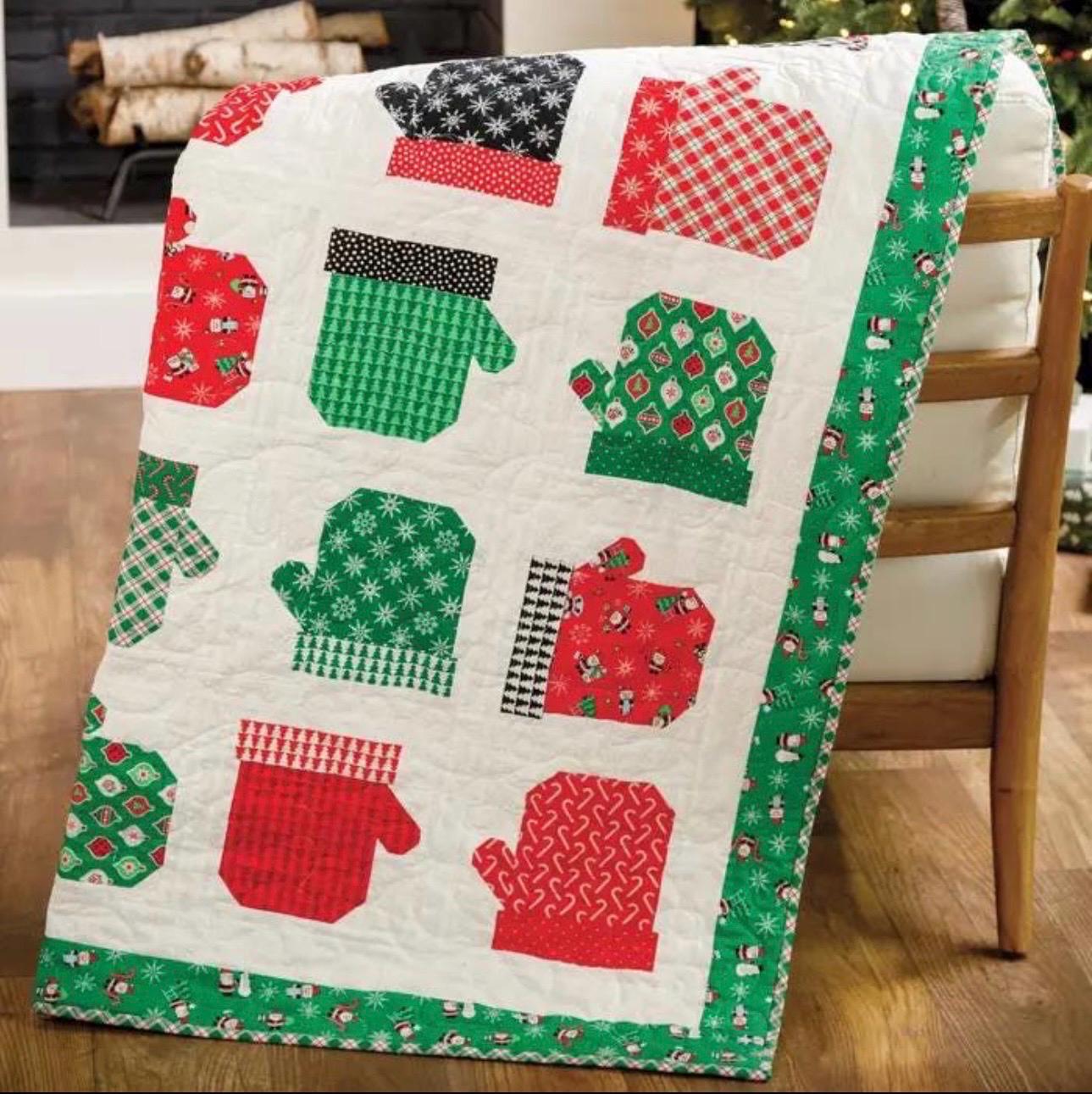 Annie's Quilting Merry Quilted Christmas Quilt Pattern Book - Brighten Your Holidays With 11 Festive Projects (Softcover) A141511