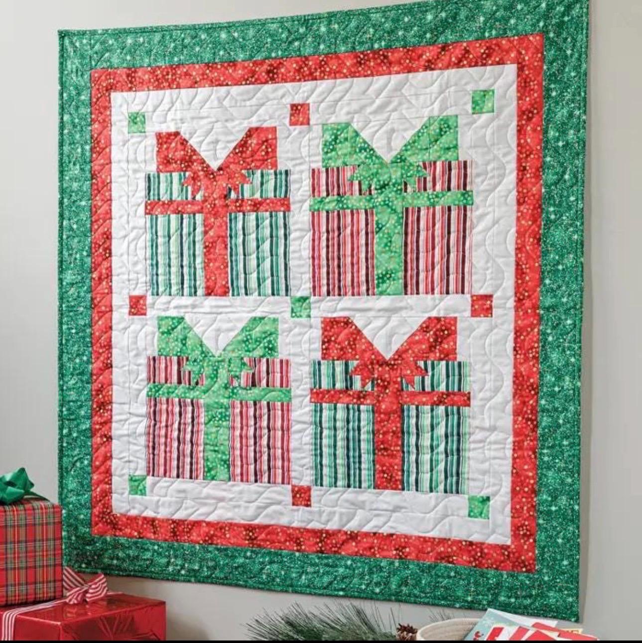 Annie's Quilting Merry Quilted Christmas Quilt Pattern Book - Brighten Your Holidays With 11 Festive Projects (Softcover) A141511